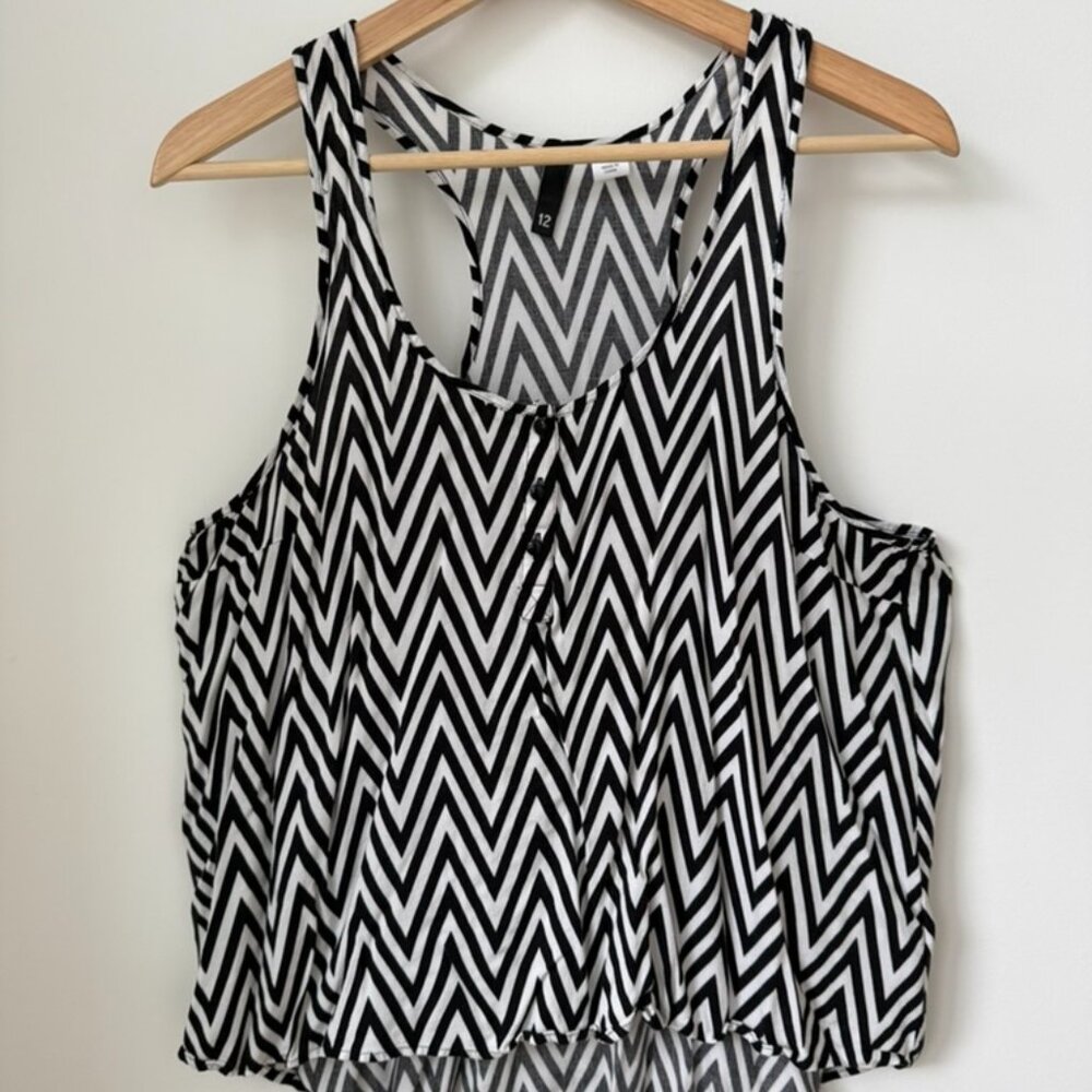 Black & White Chevron Racerback Tank Top | Size M